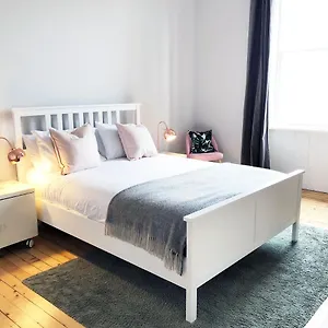 Apartment Stylish Centre - D Terrace, Edinburgh
